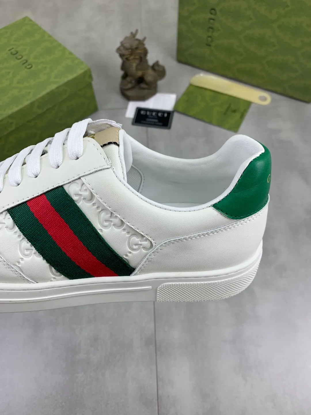 Men's Men's Shoes P420 💰[New Style] 🆘 The latest model from Gucci's official website🎁Classic casual and fashionable men's shoes👟Hot style💥Simple and elegant style, exclusive for trendy men. Unique latest brand elements from the official website👑Gucci original decoration, fashionable and generous, made of original soft calfskin fabric➕Comfortable soft sheepskin lining ✅The official website specifies wear-resistant rubber outsole_full of elasticity, classic model taken in real life🎬Color: 2️⃣colors available😍Number: 38-44
